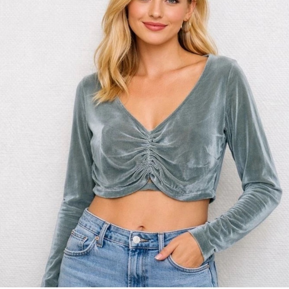 Urban Outfitters Long Sleeve Crop Top